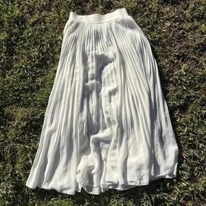 Wilfred Aritzia Pleated Midi Skirt — White / XS / Flowy Ballet-Core